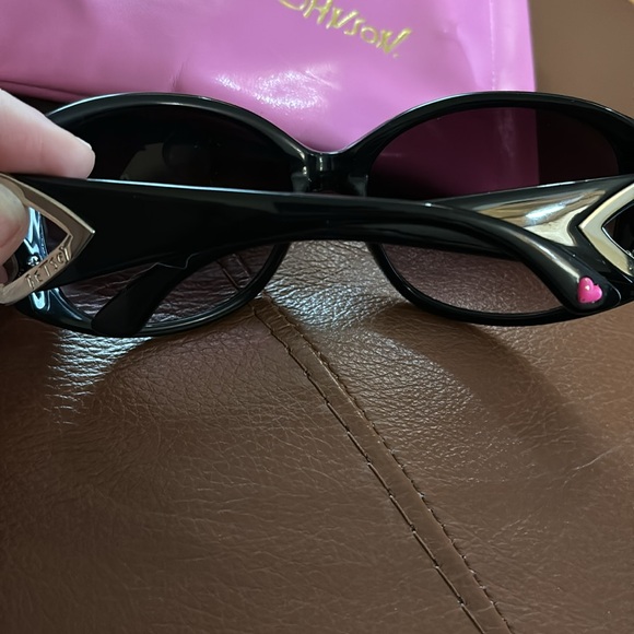 Betsey Johnson black heart sunglasses 🖤 - Picture 3 of 7